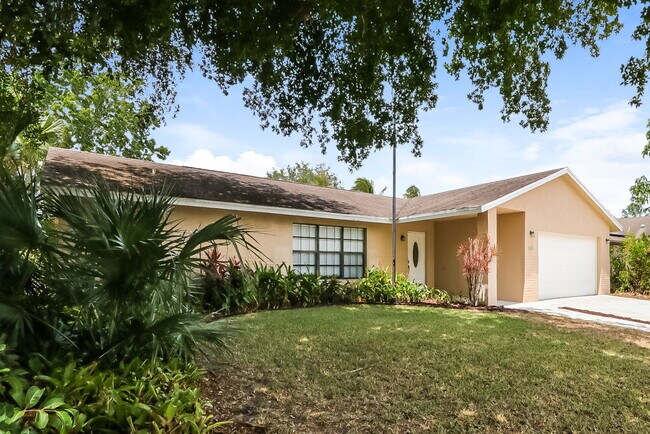 Building Photo - 365 La Mancha Ave