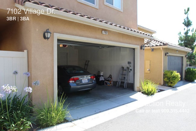 Building Photo - 7102 Village Dr