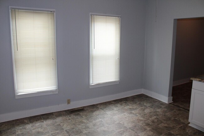 Building Photo - 201 E Innis Ave