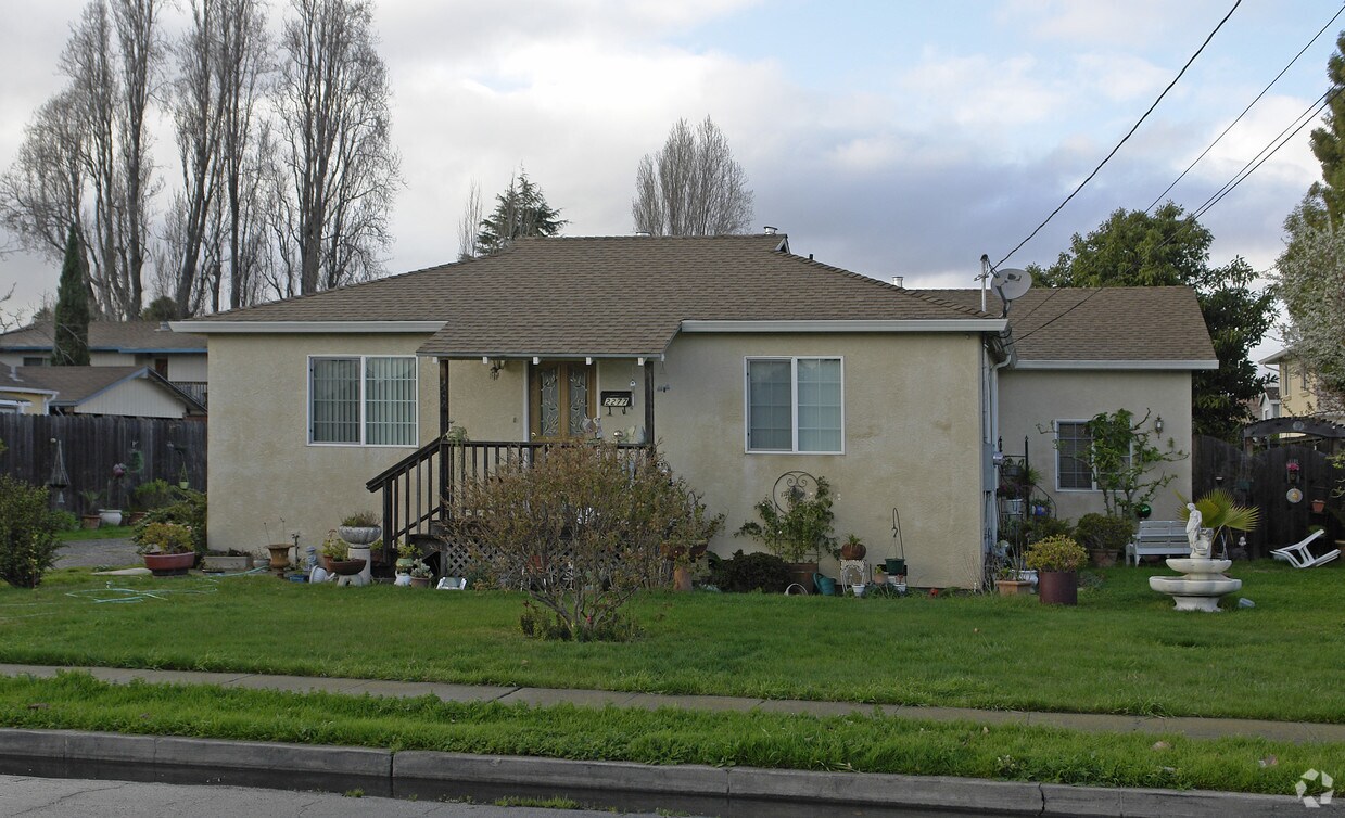 Building Photo - 2275 Avenue 133rd