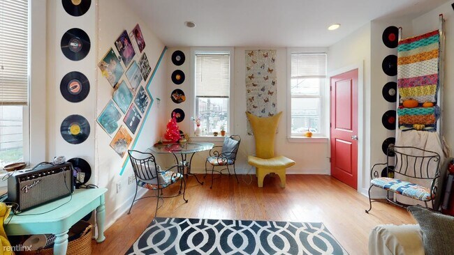 Foto del edificio - 1617 W Montgomery Ave