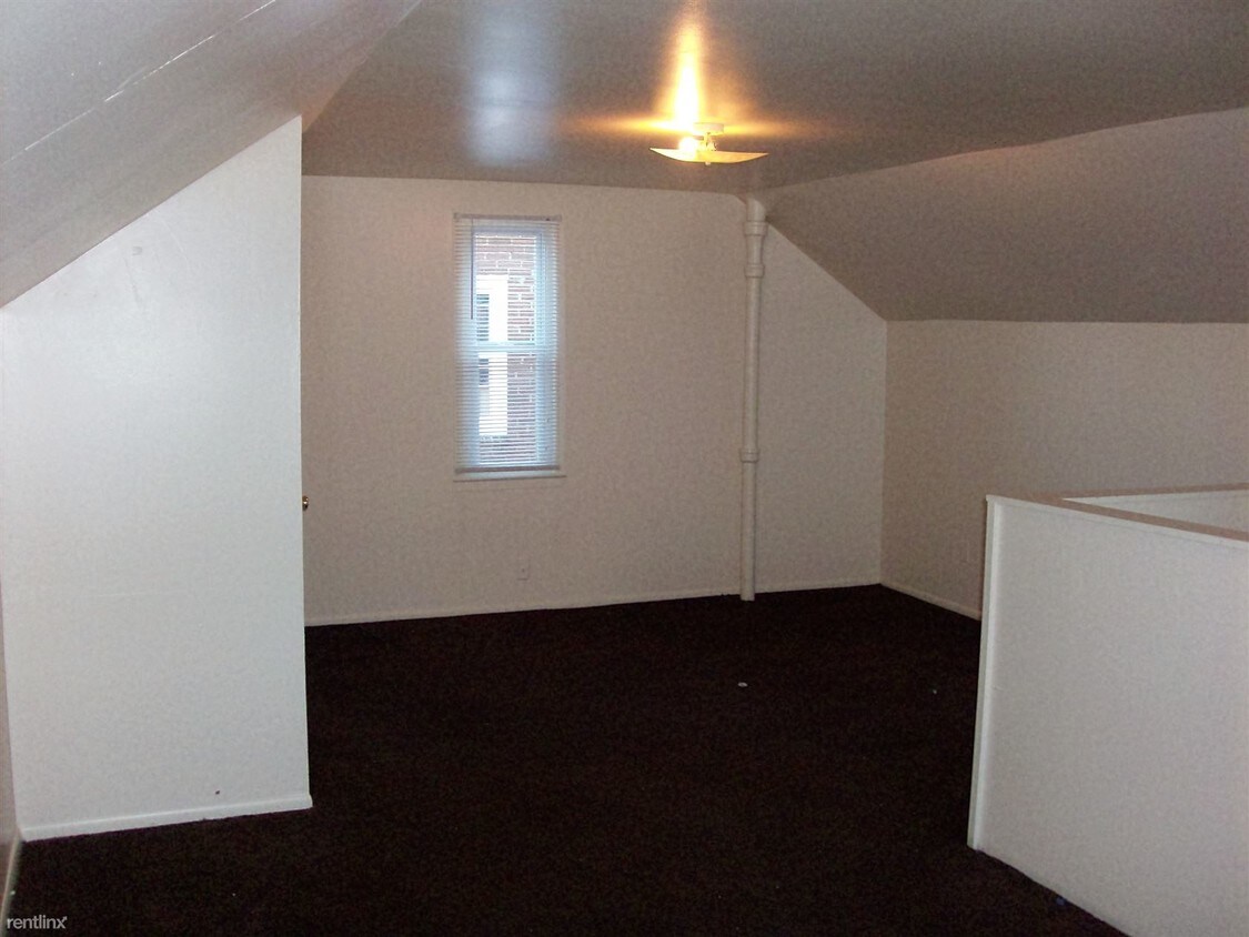 Building Photo - 10568 Roxbury St