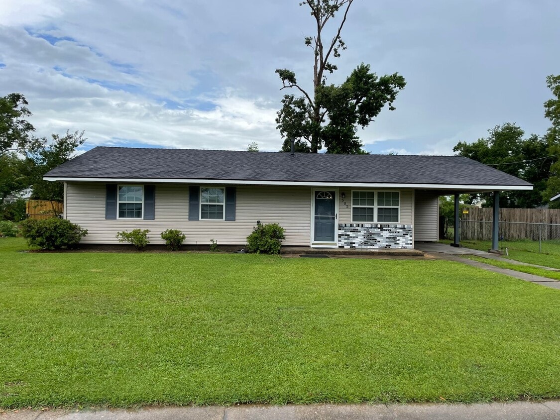 Primary Photo - Beautiful house for rent in quiet neighbor...