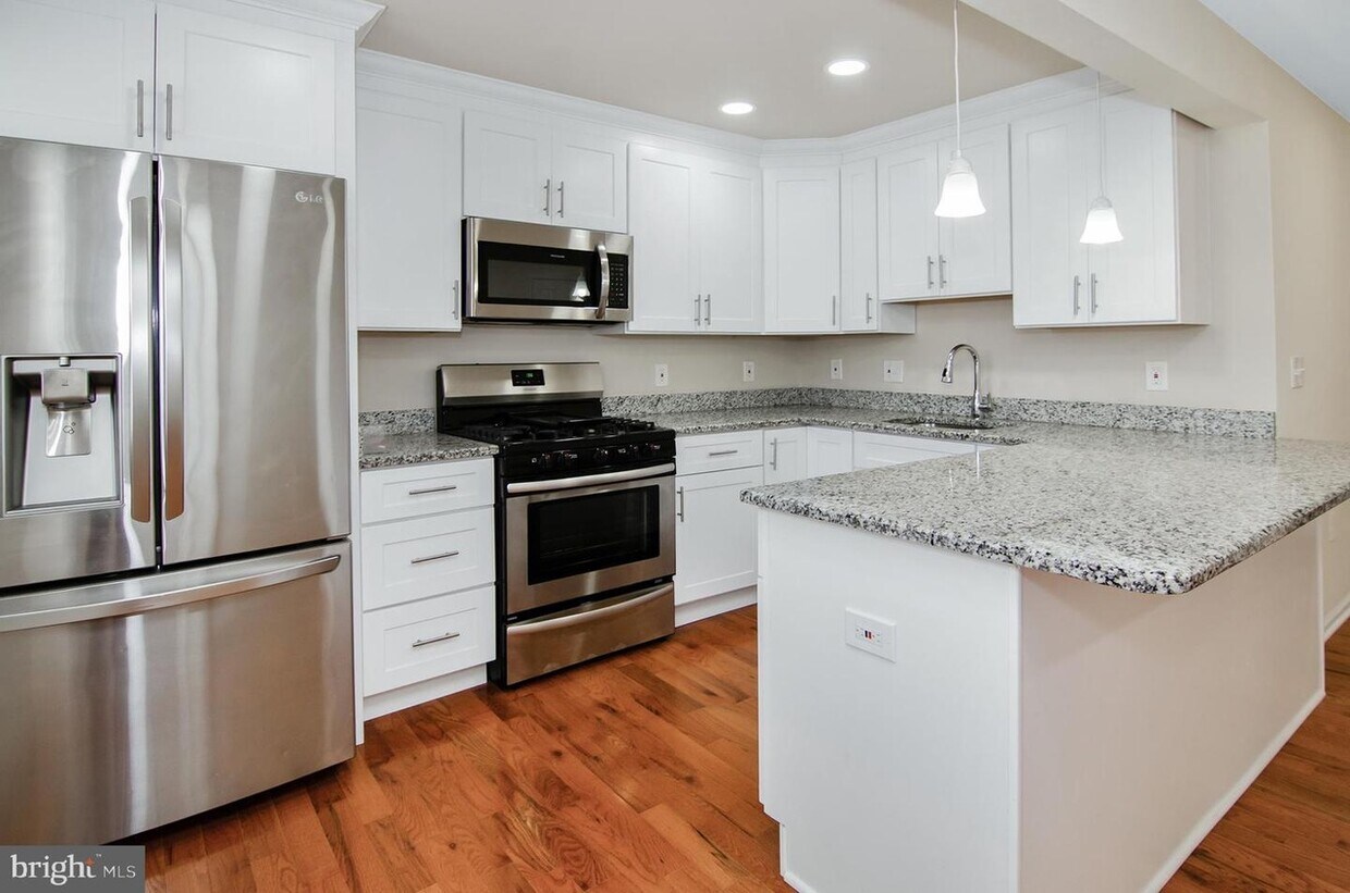 Foto principal - 410 Hornel St