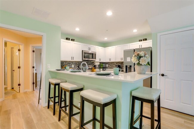 Building Photo - 2441 6th Ave Dr E