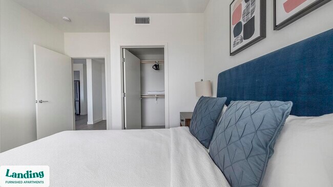 Foto del edificio - 9235 W Russell Rd