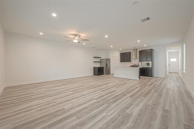 Building Photo - 3012 Mesa Dr