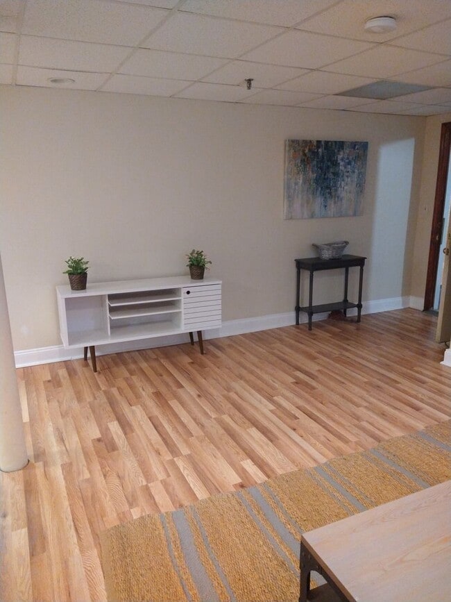 Building Photo - Huge 4bed 2 bath in Heart of Allston! H/HW...
