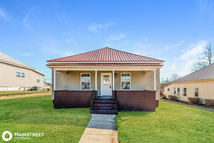 Primary Photo - 404 29TH ST N, PELL CITY, AL 35125
