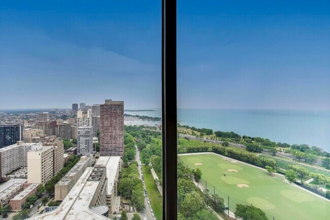 Foto del edificio - 2800 N Lake Shore Dr