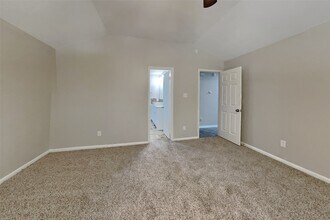 Building Photo - 1227 Caraquet Dr