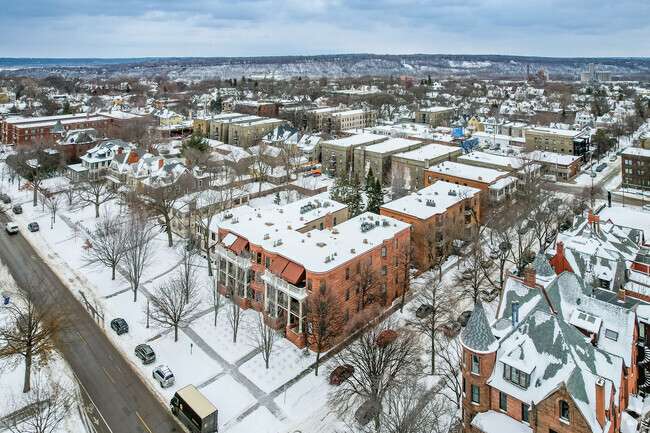 Aerial Photo - 676 Summit Ave