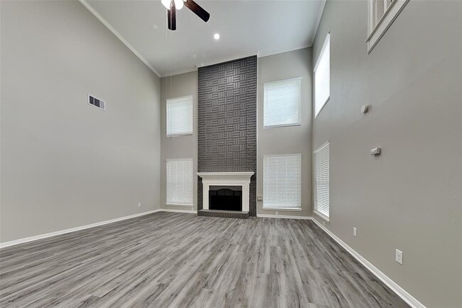 Building Photo - 719 Fernglade Dr