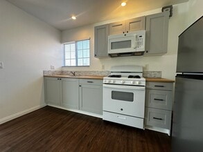 Building Photo - 1146 Calle Emparrado