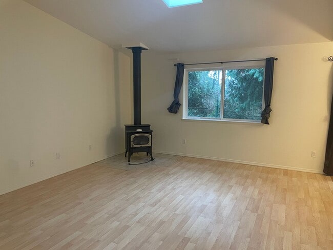 Foto del edificio - Spacious Clinton Home with New Upgrades!