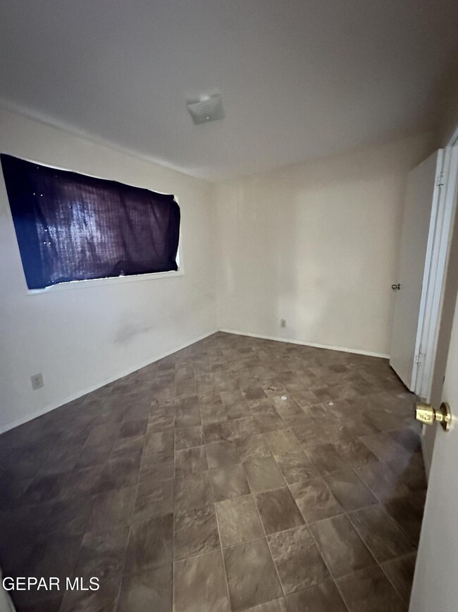 Building Photo - 3912 Polk Ave