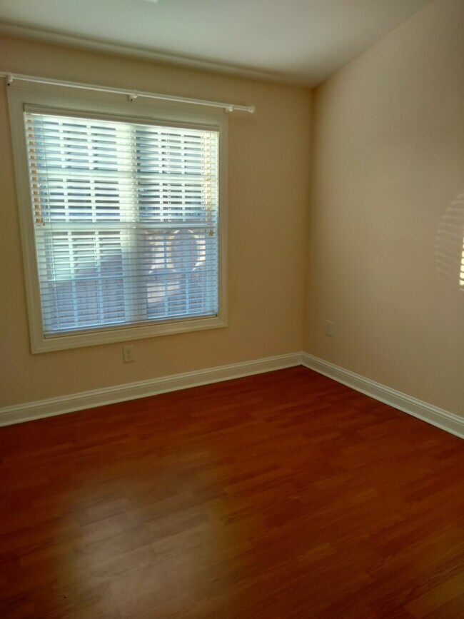 Building Photo - 4117 Huntsmoor Ln