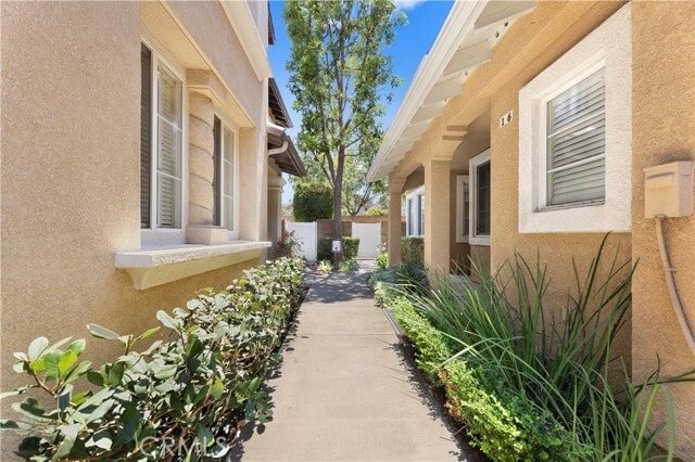 Building Photo - 14 Lilac