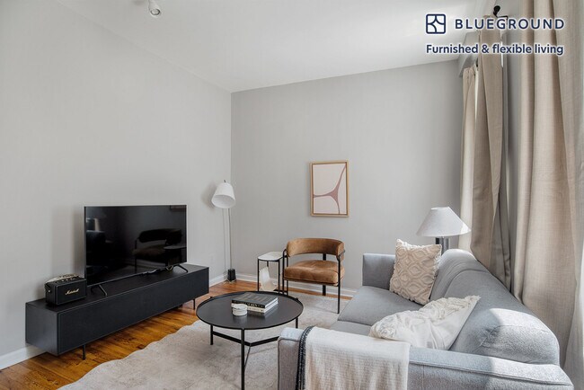 Foto del edificio - 326 E 100th St
