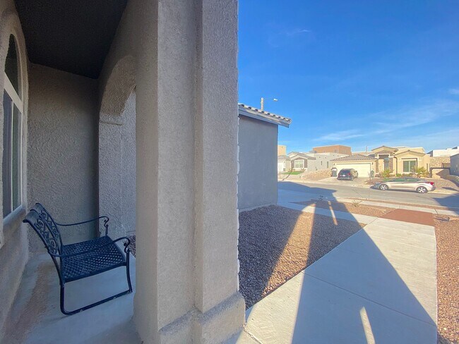 Building Photo - East El Paso 3 bed Refrig A/C