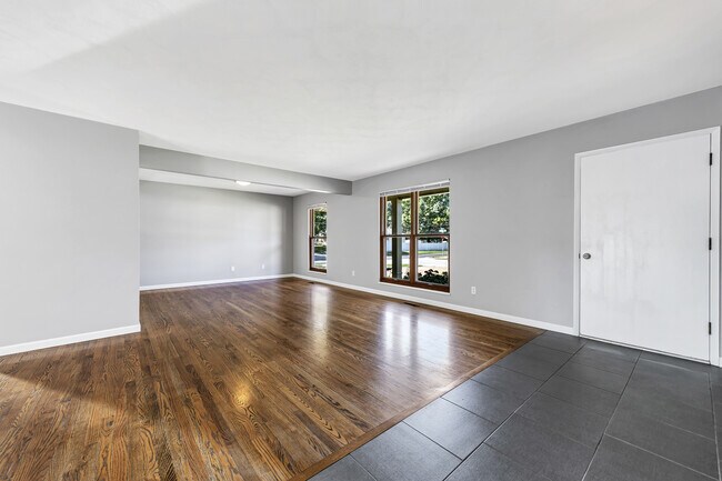 Foto del edificio - 5396 Chatfield Dr