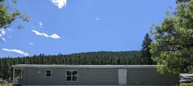 Foto del edificio - 21 Fawn Meadow Ln