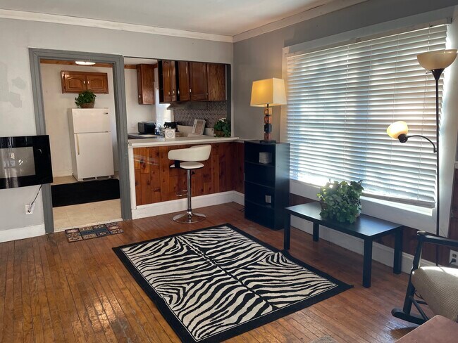 Foto del edificio - 919 Oak Ln