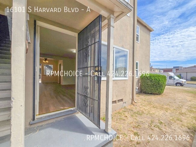 Foto del edificio - 16101 Harvard Blvd