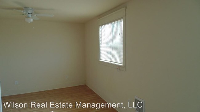 Building Photo - 113 E Pine St