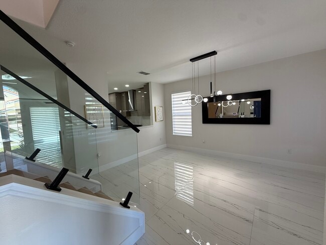 Foto del edificio - 5380 Oakbourne Ave