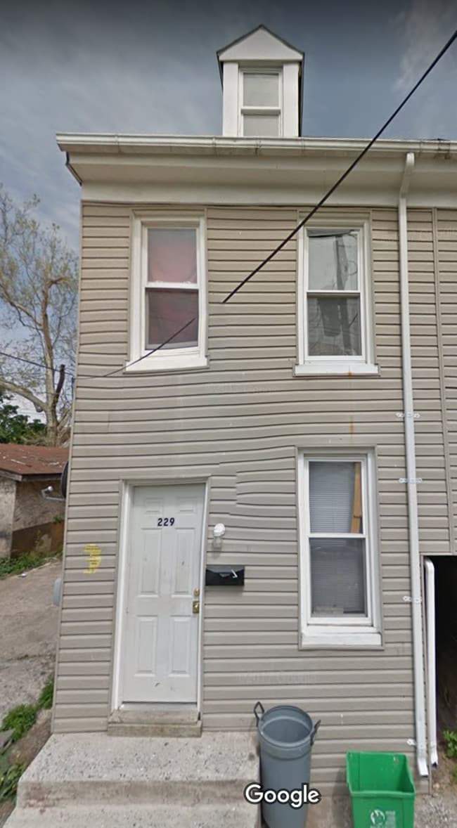 Building Photo - 229 Franklin Way