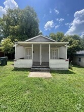 Building Photo - 604 Bragg St