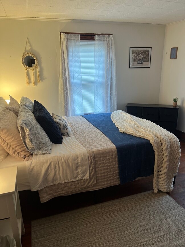 Bedroom with queen bed and large closet! - 52 West St