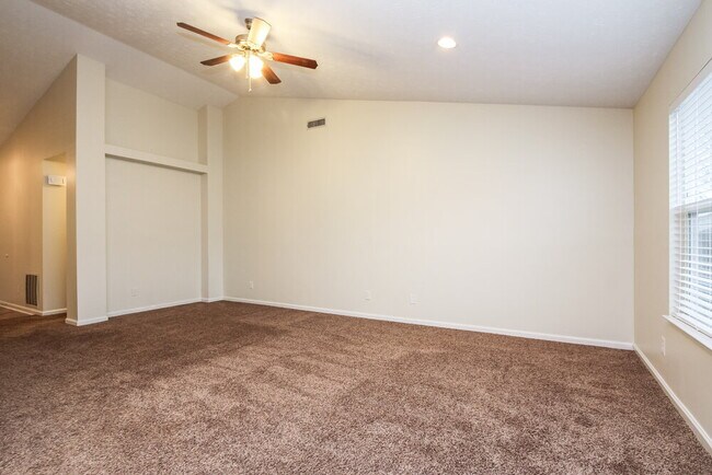 Foto del edificio - 5309 Waterton Lakes Dr