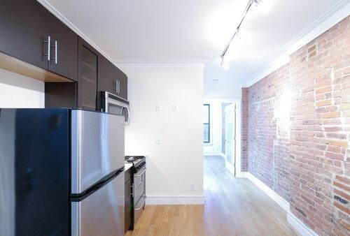 Building Photo - 242 Broome St