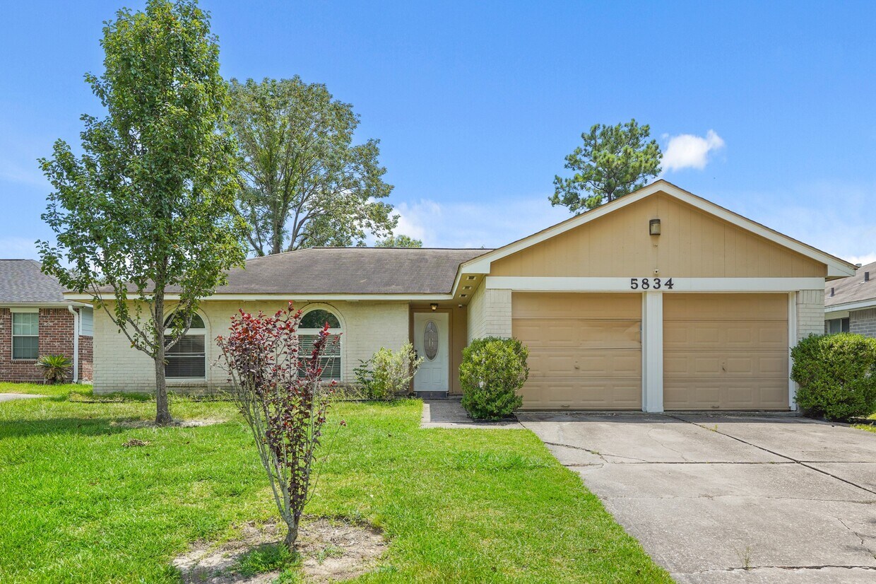 Foto principal - 5834 Fallengate Dr