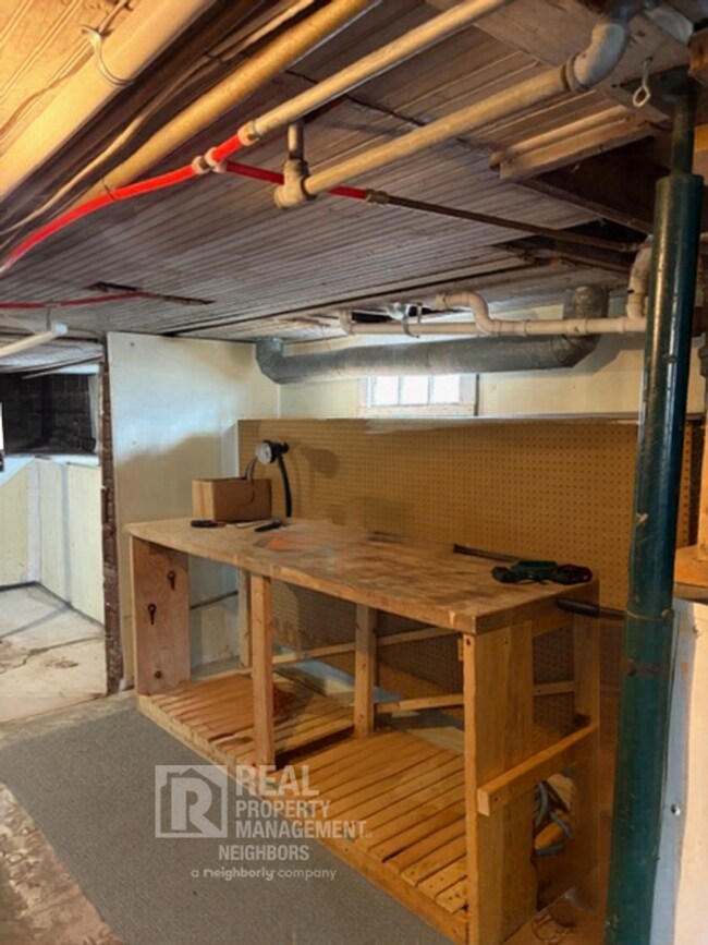 Foto del edificio - Welcome to Spacious 4 Bedroom, 1 Bathroom Holland Home