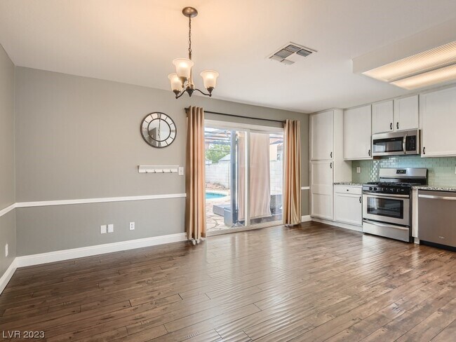 Building Photo - 8168 Palmada Dr