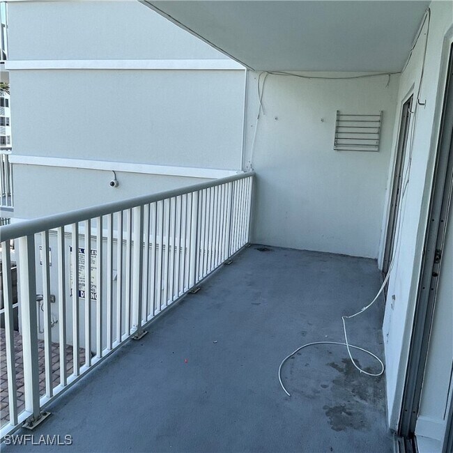 Foto del edificio - 3527 NE 168th St