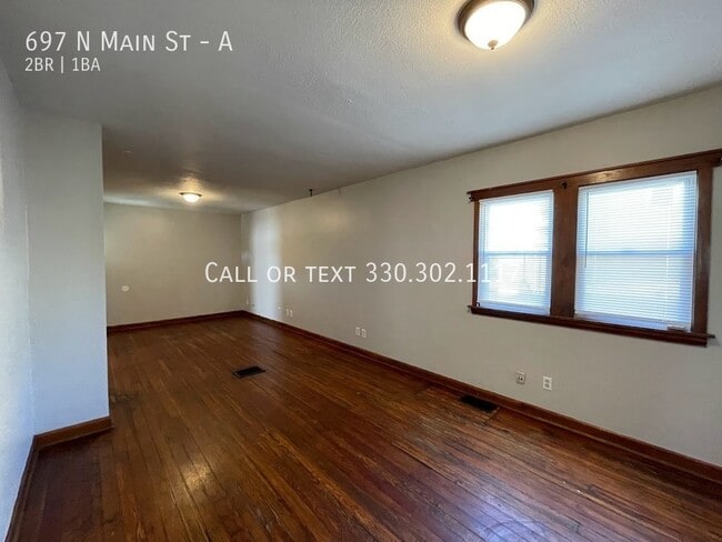 Building Photo - Two bedroom one bathroom apartment for rent