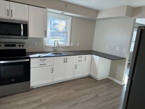 Building Photo - 202 Lincoln St