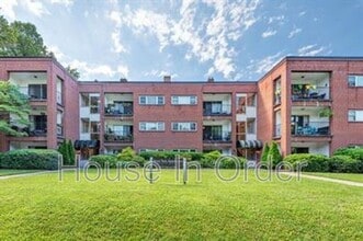 Building Photo - 30 Edgemont Rd