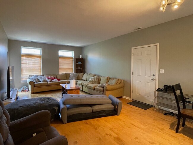 Foto del edificio - 807 W University Ln