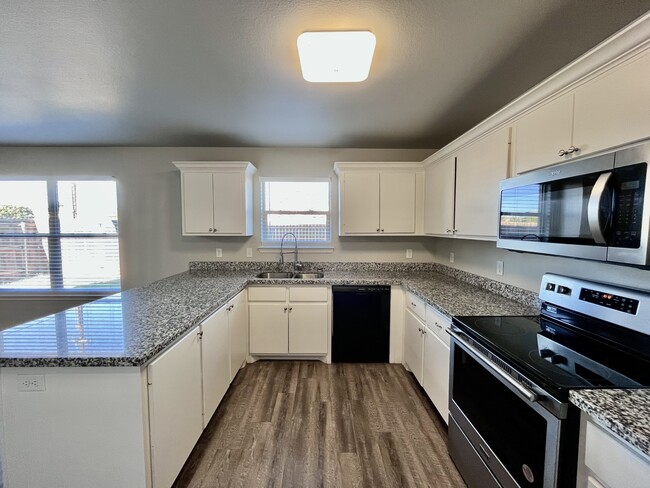 Foto del edificio - 3450 Itasca St