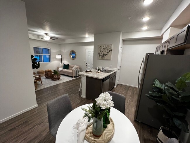 Interior Photo - Eleven6 Barker