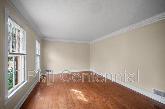 Foto del edificio - 2645 Wilshire Terrace