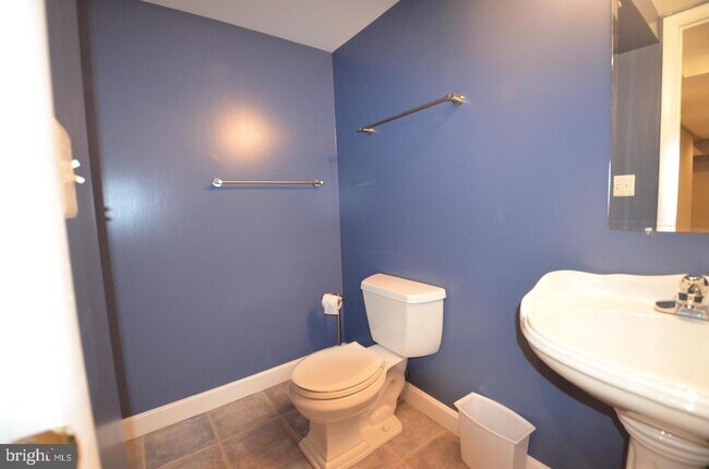 Building Photo - 39 S Gordon St