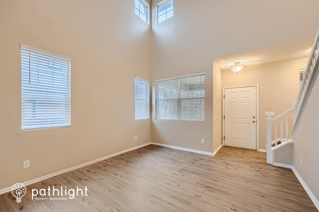 Foto del edificio - 5603 E Monument Dr, Castle Rock, CO, 80104