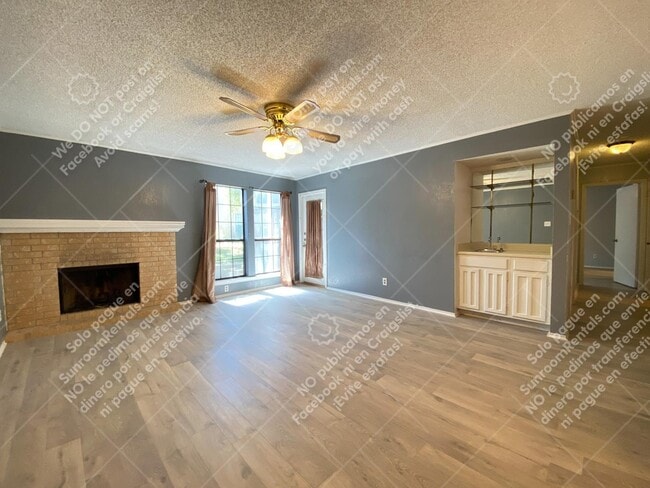 Building Photo - 1202 Thorpe Ln