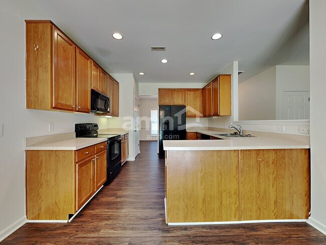 Foto del edificio - 4095 Shadetree Dr